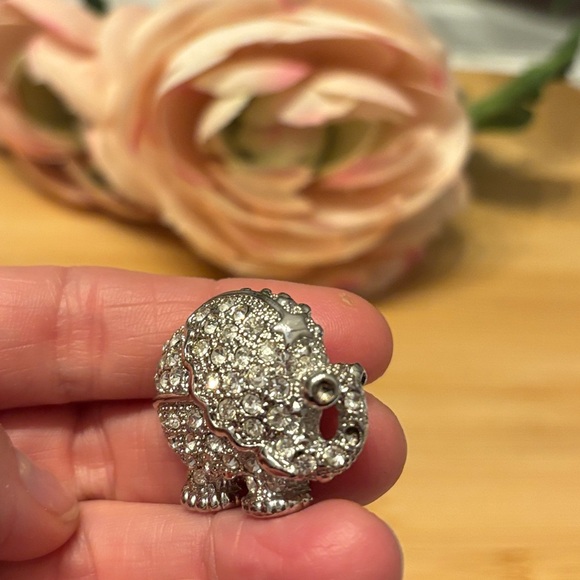 CLEARANCE: Rhinestone Elephant Brooch - Picture 6 of 6